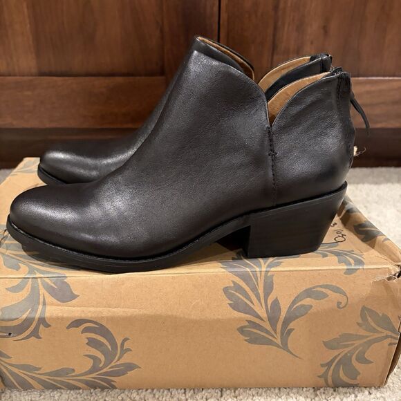 New Sofft Womens Angelica Black Leather Ankle Boots Sz 9 EU 40 Wet Weather Proof - Picture 10 of 11